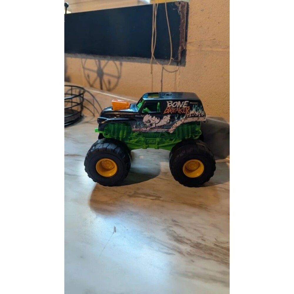 Zuru monster truck